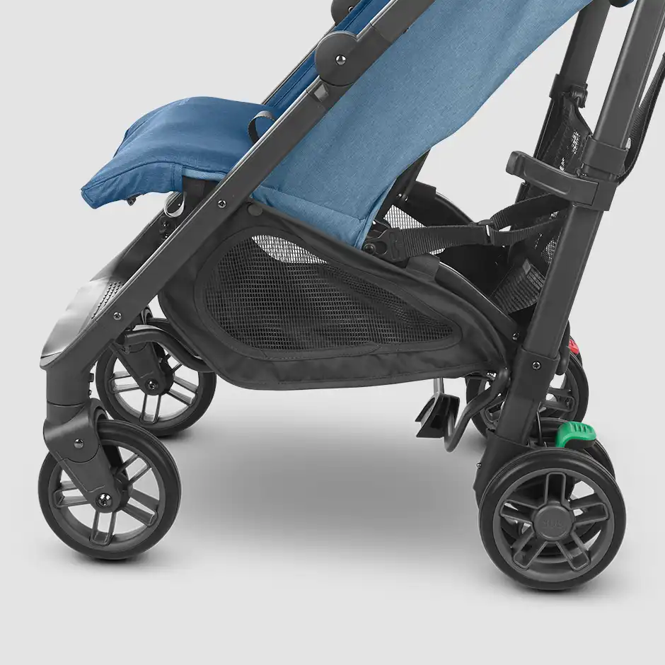 The G-Luxe (Charlotte) features a large, easy-access basket with a weight limit of up to 10 pounds