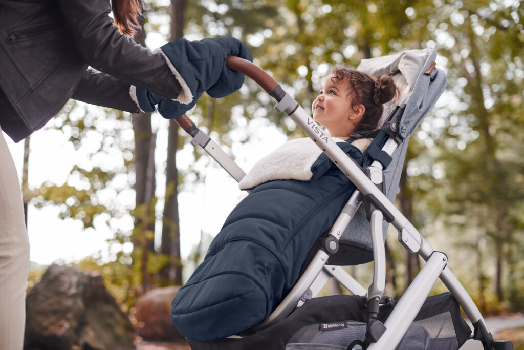 UPPAbaby Vista V2 equipped with the UPPAbaby CozyGanoosh | Noa