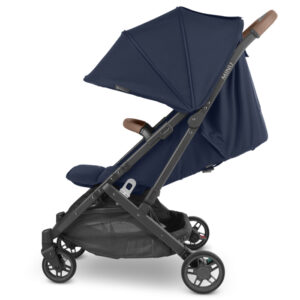 The Minu V2 (Noa) includes a zip-out, extendable canopy with UPF 50+ protection and multi-position adjustable leg rest