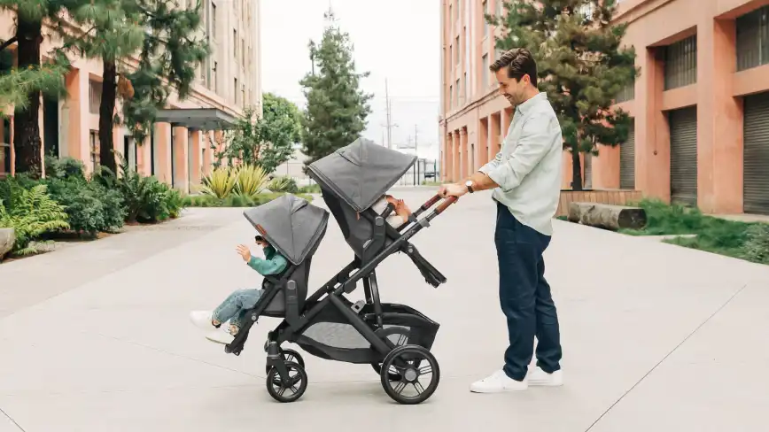 Dual Vista V3 configuration with parent facing toddler seat and lower RumbleSeat attached